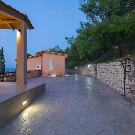 Villa Elia 1 *