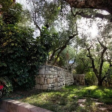Villa Elia 1 *